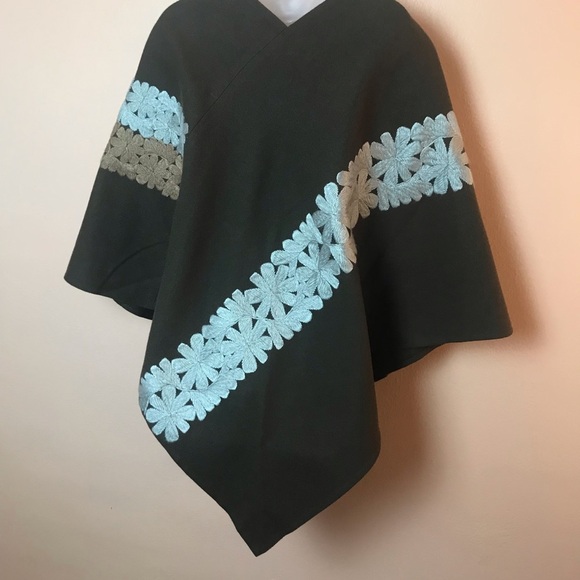 Olga Fisch Brown Floral Embroidered Wool Poncho OS - Picture 5 of 7